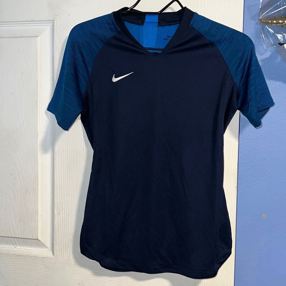 Nike Women's Strike
Short Sleeve Jersey size S